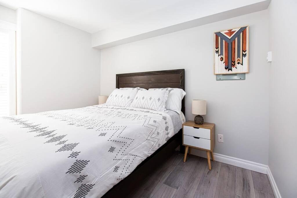 Beautiful & Cozy 1 Bedroom 1 Bath In The Westshore Victoria Kültér fotó