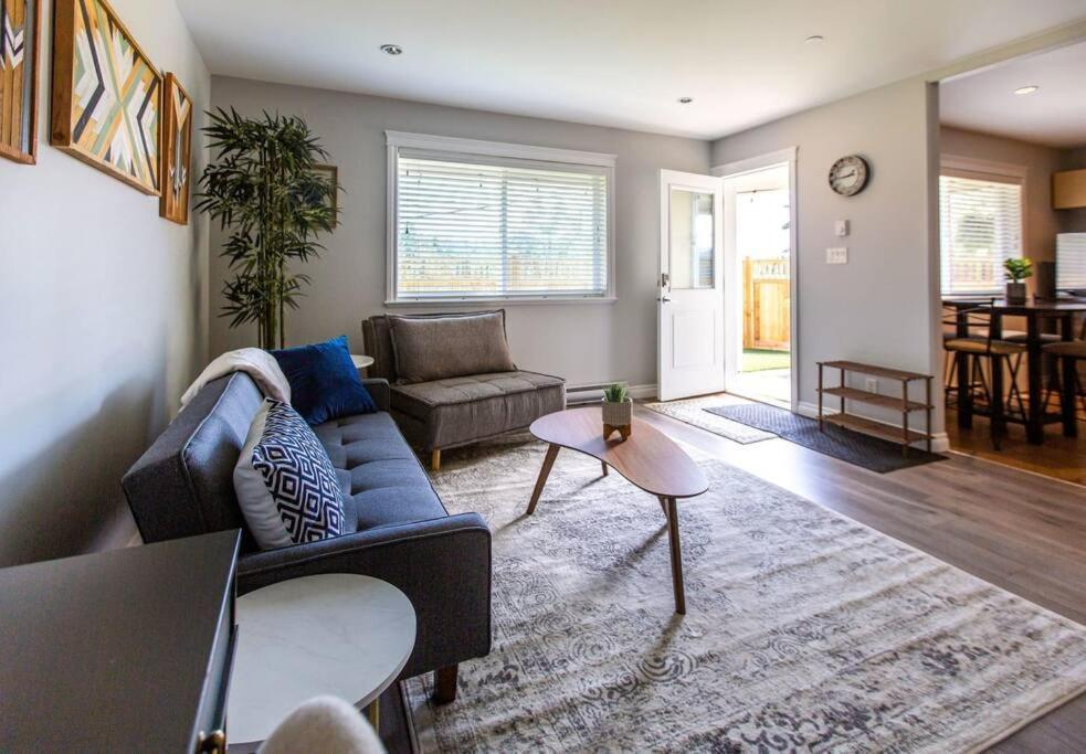 Beautiful & Cozy 1 Bedroom 1 Bath In The Westshore Victoria Kültér fotó